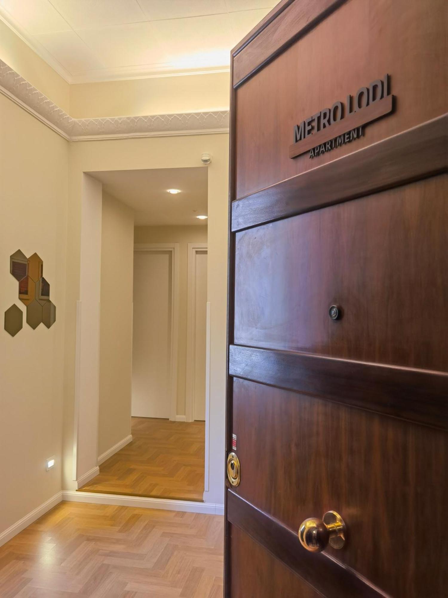 Metro Lodi Apartment 罗马 外观 照片